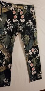 Tropical floral dress pants ankle size 8 Adrianna Papell